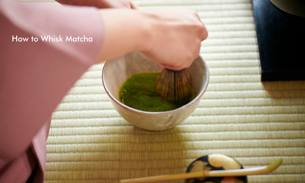 how to whisk matcha